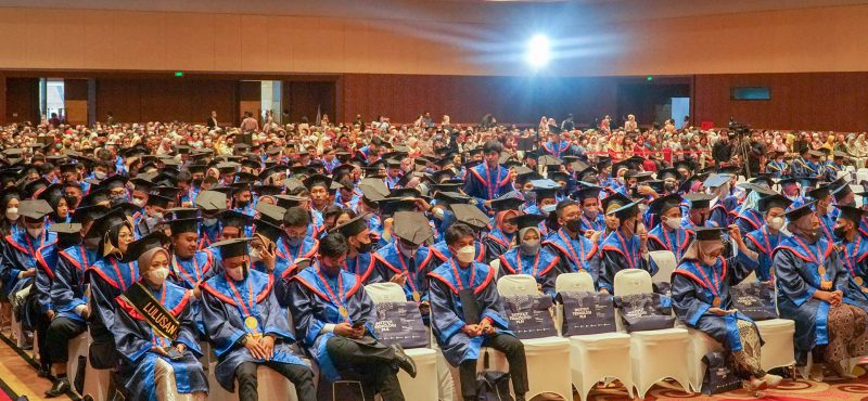 Wisuda 41 ITPLN