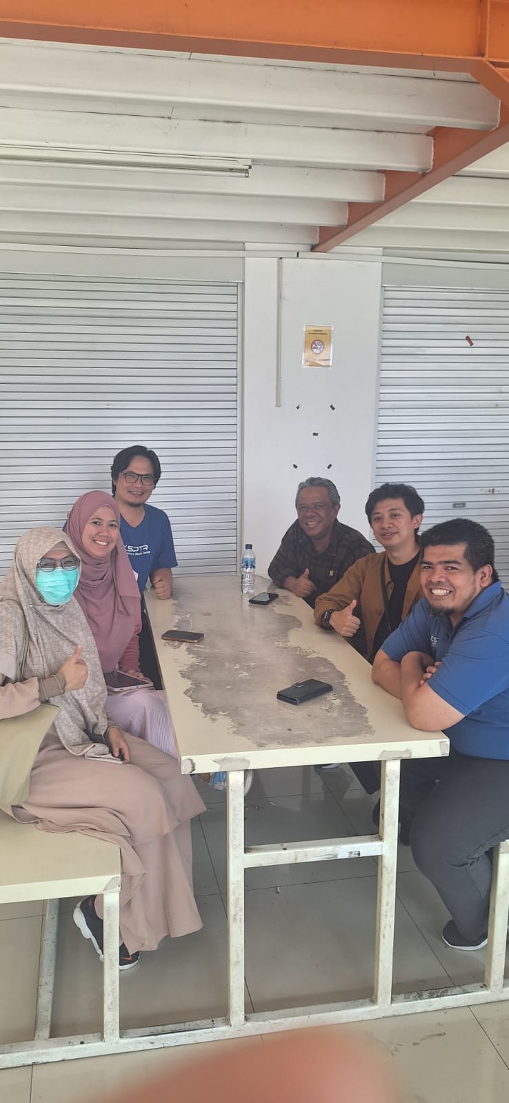 DIRLHC PLN Yusuf Didi Setiarto berada di kantin ITPLN. Dok. Istimewa 