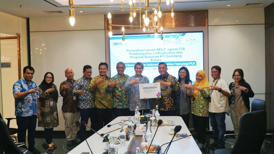 ITPLN dan PLN EPI melakukan penandatanganan kerjasama sama Program Beasiswa Kawasan Timur Indonesia (KTI) Gemilang. Dok. Humas ITPLN 