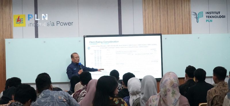Komisaris Utama PT Haleyora Power Gong Matua Hasibuan, SE., M.M., saat memberikan kuliah umum kepada mahasiswa ITPLN. Dok. Istimewa