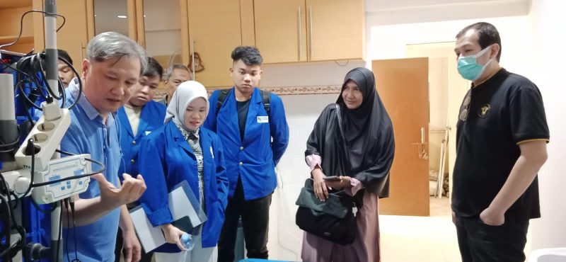 Mahasiswa dan Dekan ITPLN menyimak penjelasan dari CEO PT PPU. Dok. Istimewa