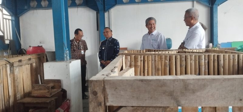 Rektor ITPLN jelaskan e waste kepada Bupati Tabalong