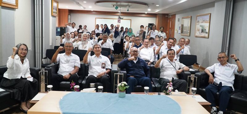 Penyerahan SK Warek I ITPLN3