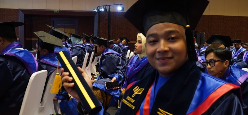 Wisudawan 2026 berprestasi ITPLN1